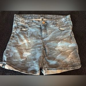 Kut from the kloth shorts. Size 12. Blue and white camouflage